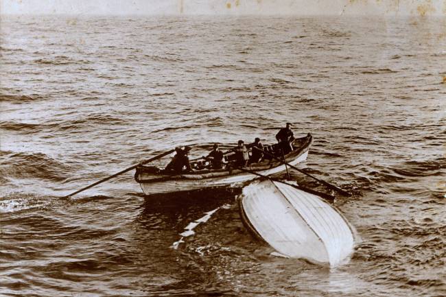 Почему затонул Титаник? 109 лет назад потерпел крушение легендарный непотопляемый корабль
