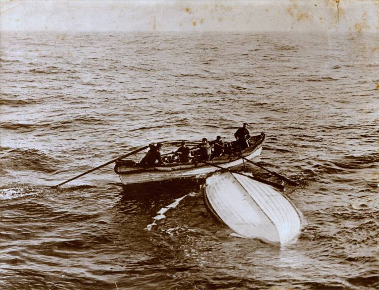 Почему затонул Титаник? 109 лет назад потерпел крушение легендарный непотопляемый корабль